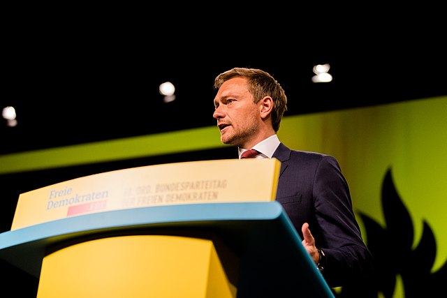 FDP fällt im Bundestrend auf niedrigsten Stand seit über zweieinhalb Jahren