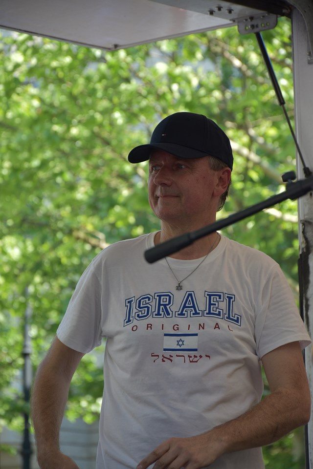 Andrew Walde: Mit der Israelfahne durch Berlin-Neukölln [Video]