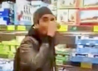 „Mann“ bespuckt und beleckt im Supermarkt Lebensmittel [Video]