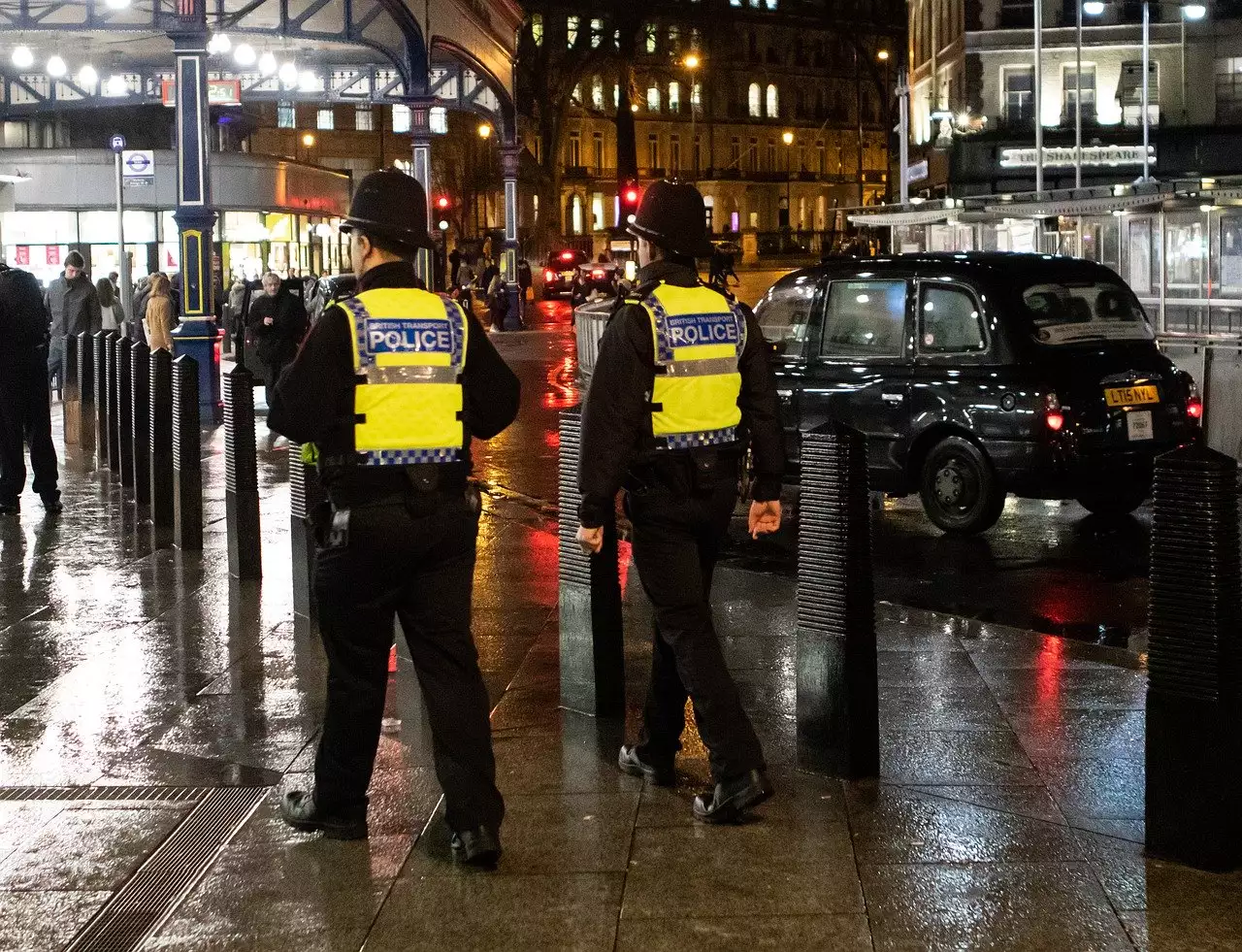 Terroranschlag in der Stadt Reading nahe London - 3 Menschen getötet bei Messerangriff 