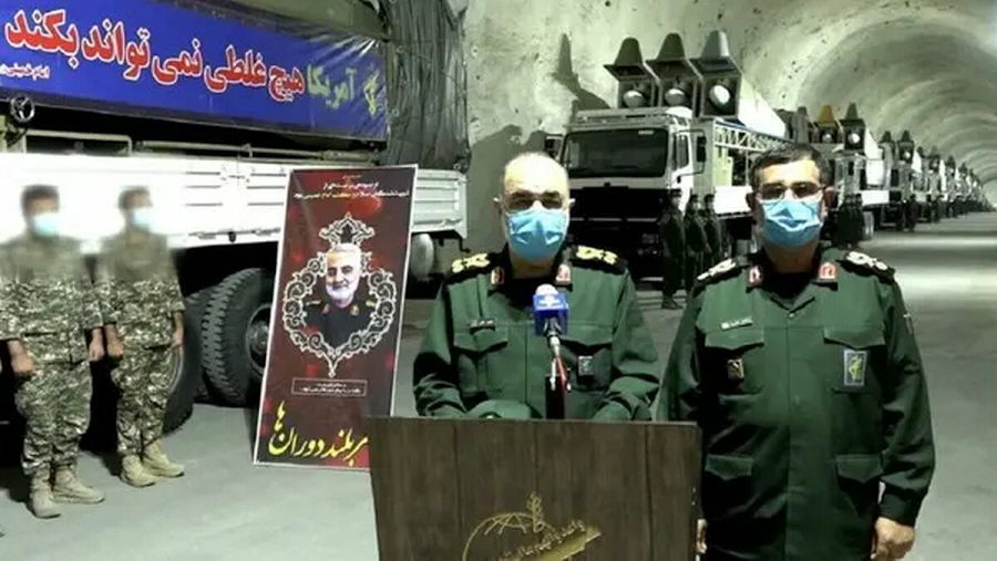  Iran präsentiert unterirdische Raketenbasis