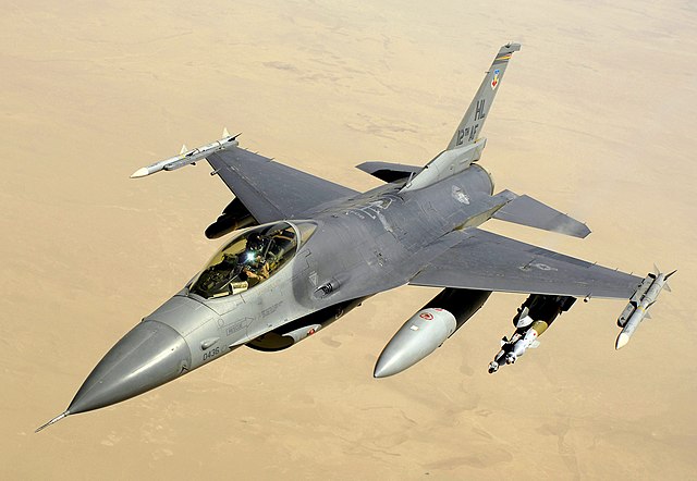 US-Piloten trainieren mit israelischen F16s-Kampfjets [Video]
