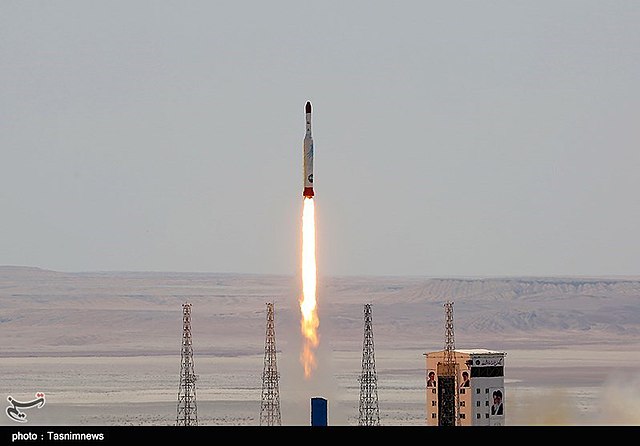 Der Iran-Test feuert hochentwickelte Kurzstreckenraketen ab