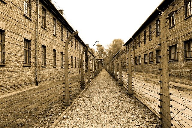 Auschwitz-Museum kritisiert Kongressabgeordnete, weil sie Impfstoffe mit Nazis verglichen hat
