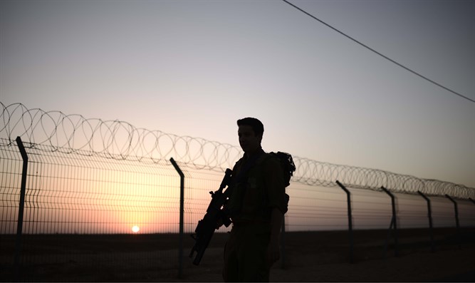 Bewaffnete Terroristen, aus Gaza festgenommen