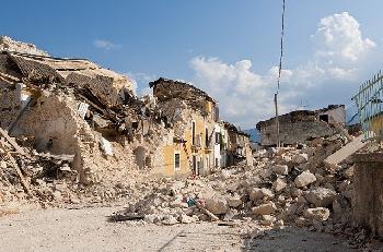 Erbeeben-auf-Haiti-mindestens-1300-Menschen-kamen-ums-Leben