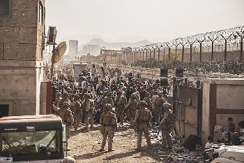 USMilitr-Veteranen-bringen-afghanische-Verbndete-in-Sicherheit