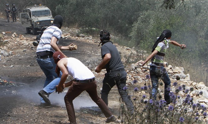 Zusammenstöße zwischen Arabern und Juden in Samaria