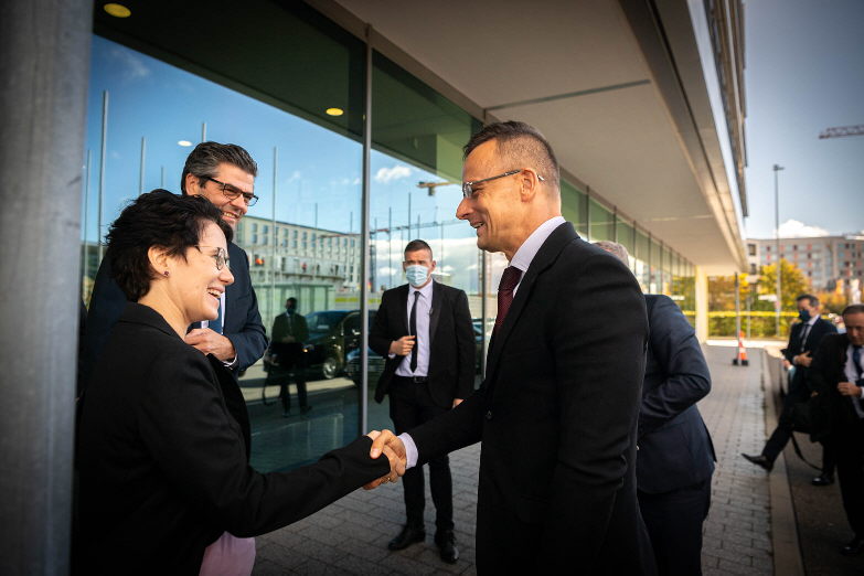 Baden-Württembergische Ministerin für Migration dankt Ungarn für Grenzschutz