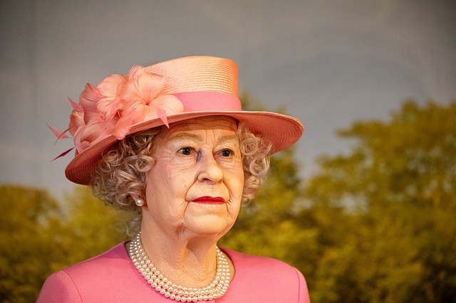 Königin Elizabeth II. verbrachte eine Nacht im Krankenhaus, verrät der Palast