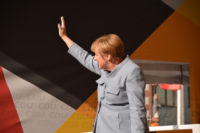 Michelle Goldberg und Angela Merkel bitten am falschen Ort um moralische Absolution