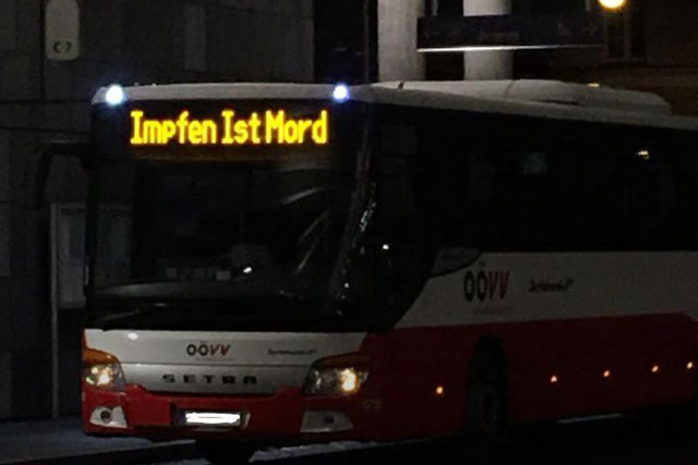 Linz Busfahrer fährt mit Anzeige: „Impfen ist Mord“