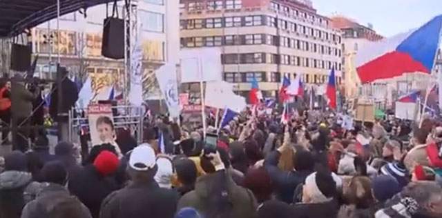 Proteste gegen Corona-Politik in Prag