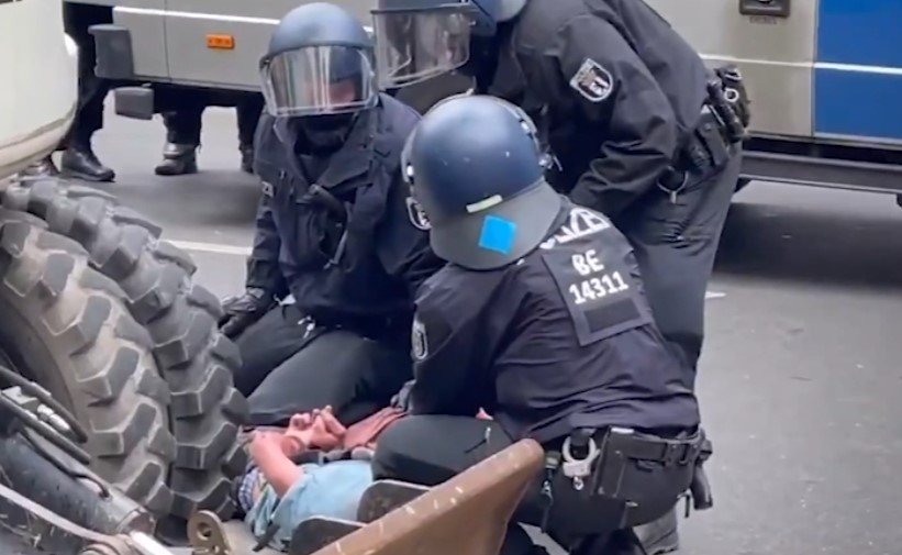 Polizei ermittelt gegen eigene Beamte nach Corona-Protest in Bautzen [Video]