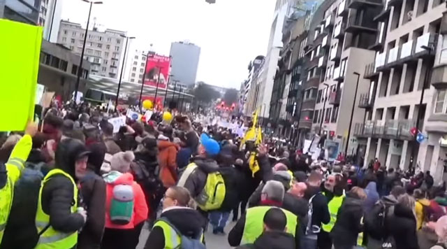 Tausende demonstrieren in Brüssel gegen Corona-Politik