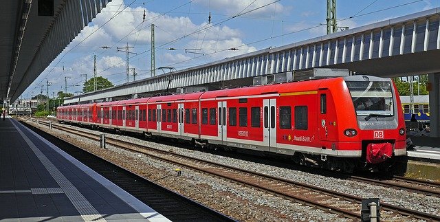 Sturmtief "Zeynep": Bahn stellt sukzessive den Bahnverkehr ein