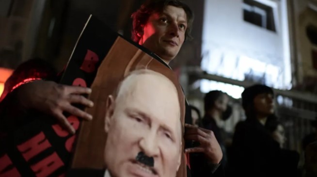 "Warum unterstützen Sie die Nazis in der Ukraine", fragt Moskau den israelischen Gesandten