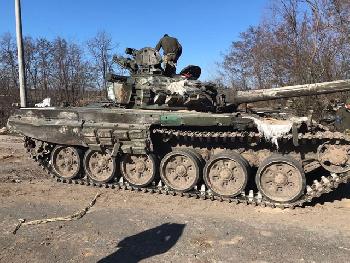 Russischer-Soldat-berfhrt-Kommandant-aus-Protest-mit-seinem-Panzer