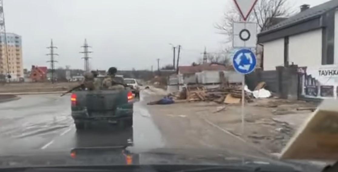 Ukraine : Auf den Straßen von Bucha wurden Leichen gefunden [Video]