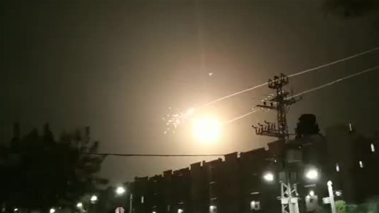Nach Raketenbeschuss aus Gaza: IAF greift Struktur mit chemischen Materialien an