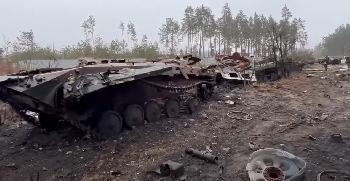Friedhof-russischer-Panzer-bei-Kiew-Video