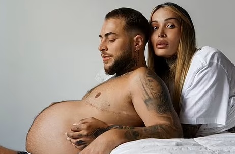 Calvin Klein zeigt »schwangeren« Transgender-Mann in Muttertagskampagne