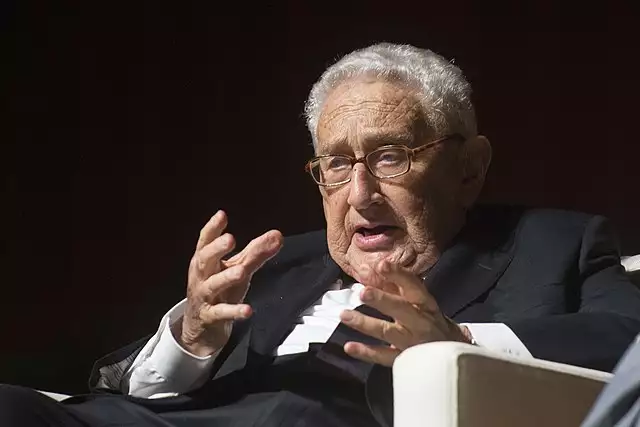 Henry Kissinger warnt davor, dass der Konflikt in der Ukraine zu einem größeren Krieg mit Russland eskaliert