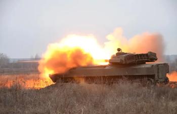 Die-Ukraine-stationiert-neue-USHaubitzen-an-der-Kriegsfront