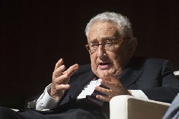 Henry-Kissinger-warnt-davor-dass-der-Konflikt-in-der-Ukraine-zu-einem-greren-Krieg-mit-Russland-eskaliert