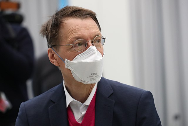 Impfminister Lauterbach eröffnet Front gegen Alte