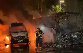 18 Busse brannten am zentralen Busbahnhof in Safed 