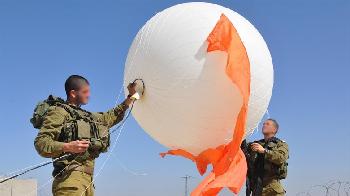 IDFBeobachtungsballon-von-der-Hamas-erbeutet