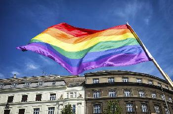 Trkische-Polizei-lst-PrideParade-in-Istanbul-auf-und-nimmt-ber-200-fest