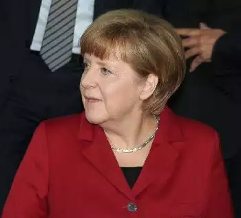  Verwaltungsgericht stellt fest: Bundesverfassungsgericht hat Auskunftspflicht über lecker Abendessen mit Merkel verletzt