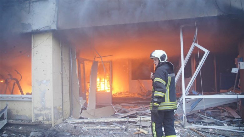 Russischer Raketenangriff in der Nähe von Odessa zerstört Wohnhaus und tötet 19 Menschen