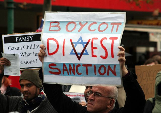 BDS-Aktivisten bedrohen den jüdischen Ladenbesitzer von Thornhill
