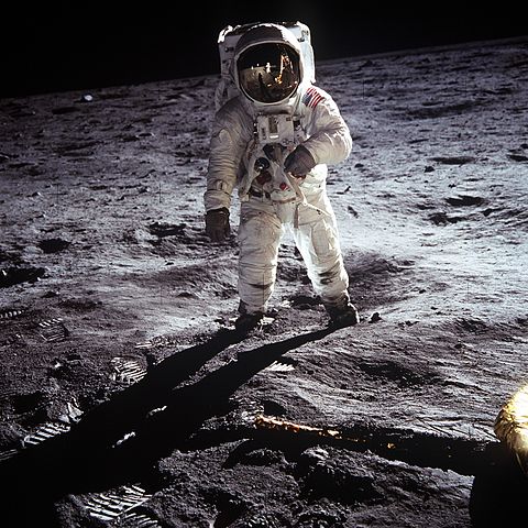 Die Mondjacke von Buzz Aldrin wird für 2,8 Millionen Dollar verkauft