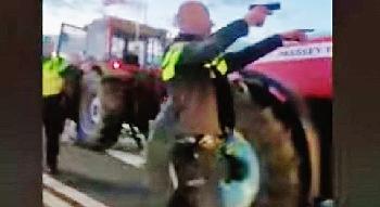 Bauernprotest-in-den-Niederlangen-Polizei-schiet-scharf-auf-Demonstranten-Video