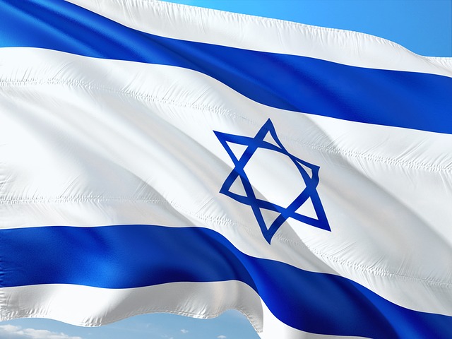 Behörden in Hannover zeigen in die Zukunft: Bußgeld, weil sie eine Israel-Fahne zeigt!
