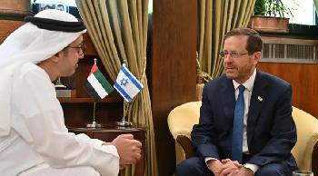 Auenminister-der-Vereinigten-Arabischen-Emirate-in-Israel-anlsslich-der-2jhrigen-Zusammenarbeit-zu-Besuch