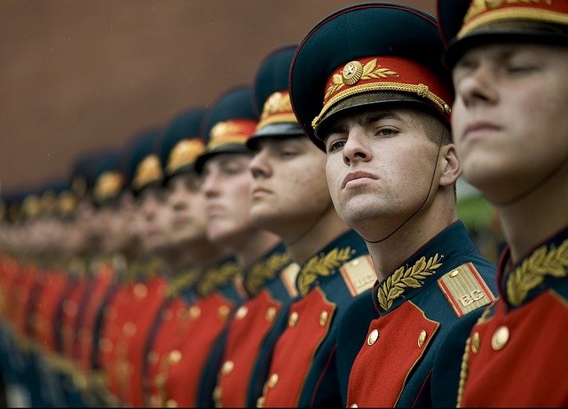Russische Soldaten rufen zu Tausenden die ukrainische Kapitulations-Hotline an 