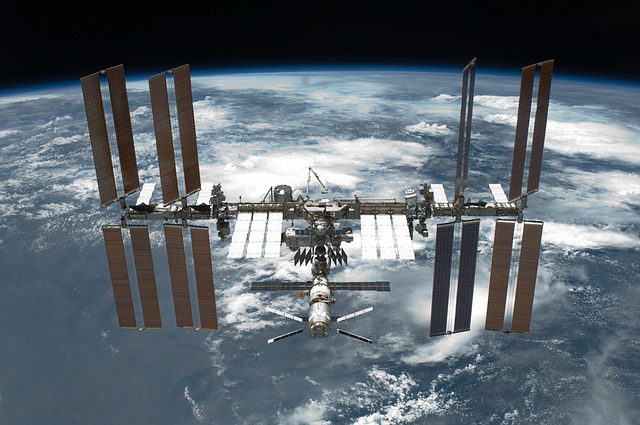 Die Internationale Raumstation kollidiert fast mit russischem Weltraumschrott