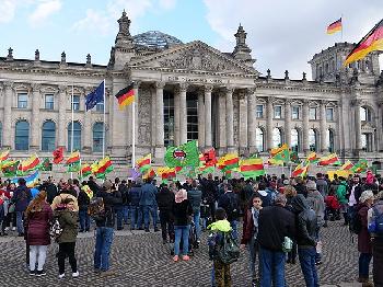 Unser-Land-zuerst--AfD-rechnet-mit-tausenden-Teilnehmern-bei-Kundgebung-am-8-Oktober-in-Berlin--