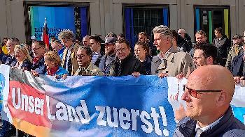 Habeck-muss-weg-ber-offiziell-10000-Teilnehmer-bei-Demo-gegen-die-Regierungspolitik