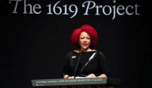 Schwarze Frau ist so unterdrückt, dass sie 40.000 Dollar für eine 45-minütige Rede bekommt