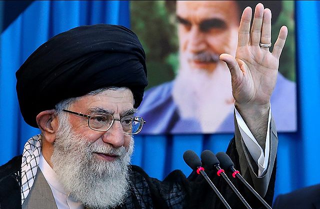 Khamenei sagt, die USA seien nicht „unantastbar“, sondern „sehr verwundbar“, nicht länger die dominierende Macht der Welt