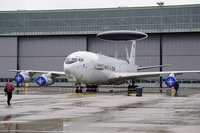 NATO verlegt AWACS-Aufklärungsflugzeuge an die ukrainische Grenze