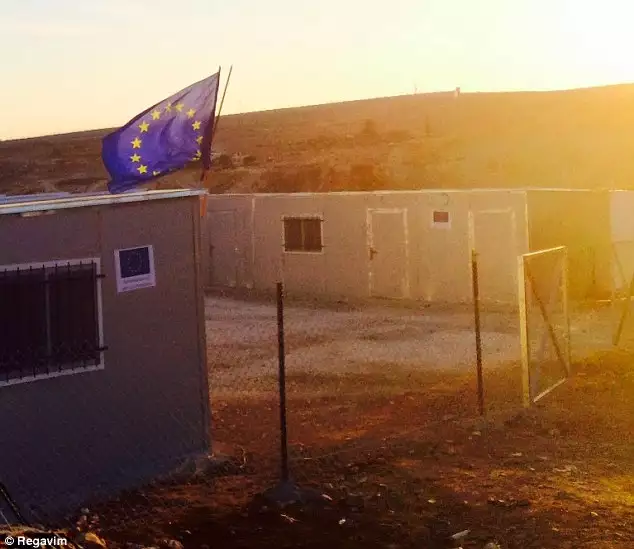 Die EU definiert Chuzpe neu – fordert von Israel Entschädigung für den Abriss illegaler Gebäude