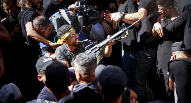 Soldatenmörder freigelassen: Polizei bereitet sich darauf vor, Feierlichkeiten im Haus des Terroristen zu verhindern