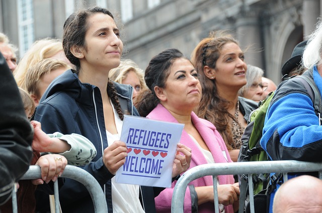 Umfrage: Die Mehrheit der Europäer sieht die illegale Einwanderung als Hauptanliegen an und möchte die christliche Kultur bewahren.